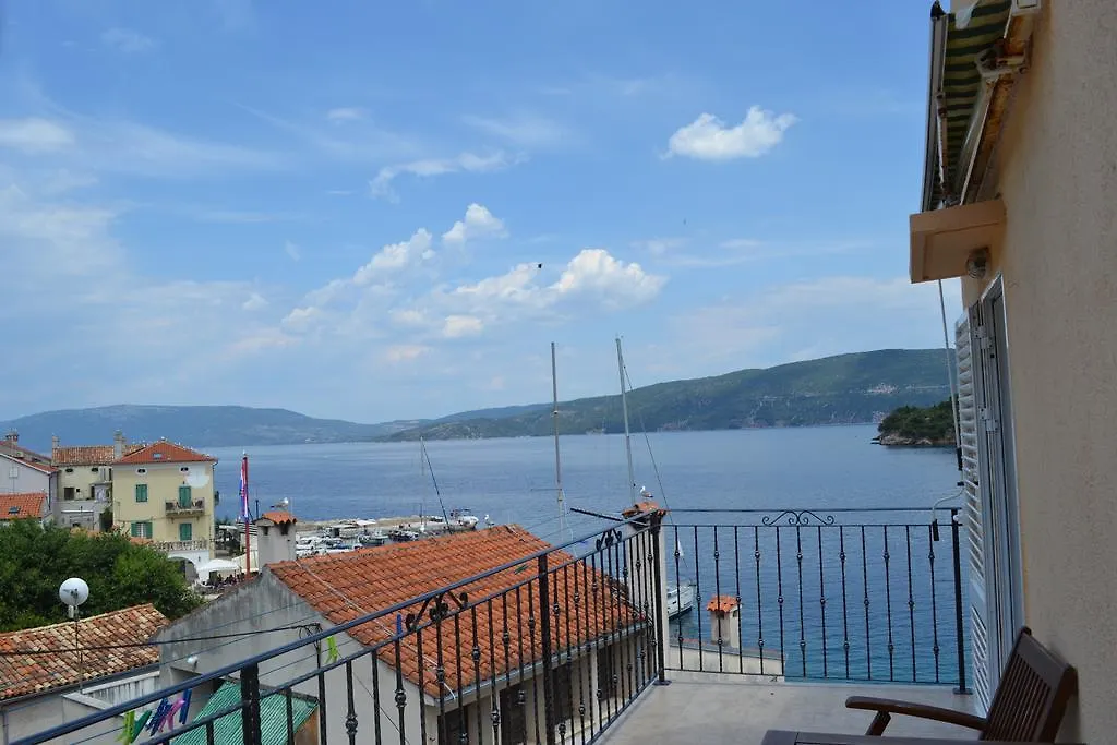 Apartments & Rooms Dinko Valun