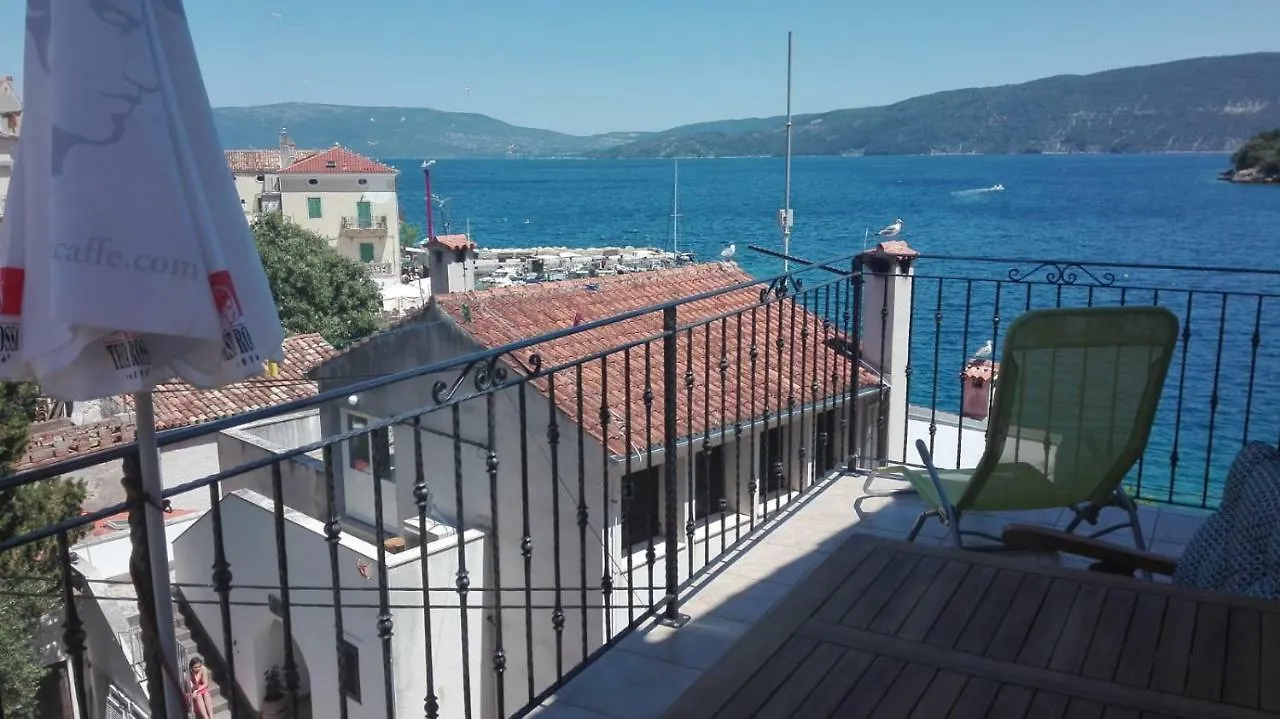 Apartments & Rooms Dinko Valun